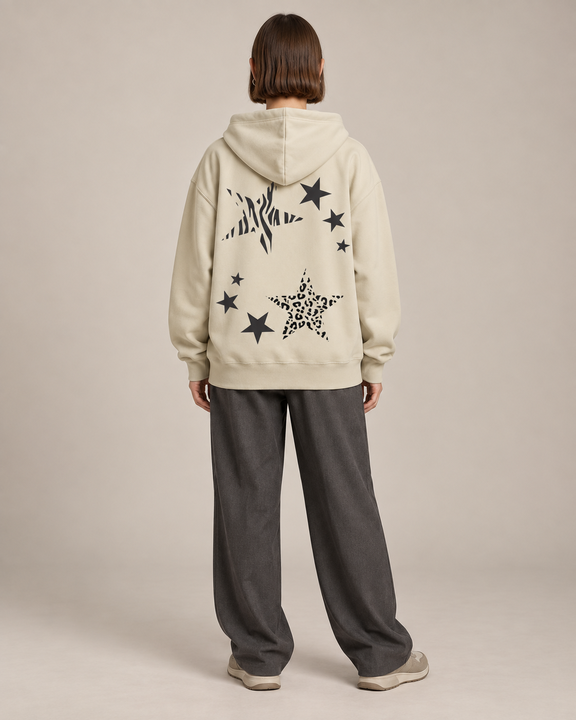 Leopard Star Graphic Hoodie for Women – White Oversized Pullover Sweatshirt