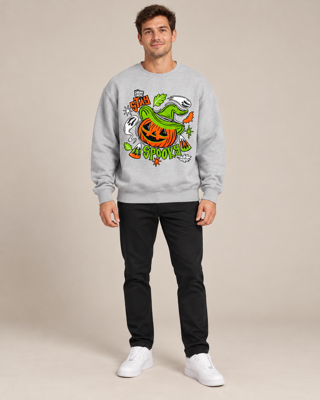 Stay Spooky Pumpkin Witch Crewneck Sweatshirt, Halloween Ghost Graphic Pullover, Unisex Fall Spooky Season Casual Top
