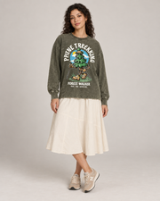 Pine Trekking Forest Walker Graphic Long Sleeve Shirt – Vintage Olive Unisex Tee